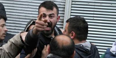 İşyeri yanan genç itfaiyeye tepki gösterdi