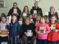 Minik Öğrencilerden Kitap Bağışı