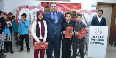 ALAÇAM İMAM HATİP ORTAOKULU'NDA ÖDÜL TÖRENİ