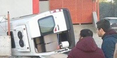 Öğrenci servisi kaza yaptı: 10 yaralı