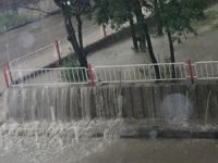 Ankara`da sağanak sele dönüştü