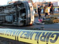 İşçi minibüsü devrildi : 2 ölü 3 yaralı