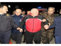 Yaralı polise çoşkulu karşılama