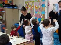 POLİSTEN MİNİK ÖĞRENCİLERE BOYAMA KİTABI