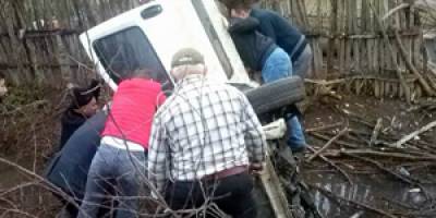 Samsun'da Araç şarampole yuvarlandı