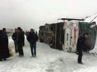 Otobüs devrildi: 25 yaralı