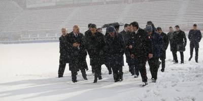 Derbiyi kazanan taraf beyaz 'kar' oldu