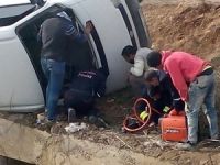 Aracı izinsiz aldı kanala uçtu