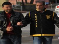 Eşine fuhuş yaptıran koca yakalandı