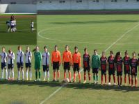 Bayanlar futbol karşılaşması yoğun ilgi gördü