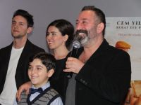 CEM YILMAZ, MERSİN’DE İFTARLIK GAZOZ FİLMİNİN GALASINA KATILDI