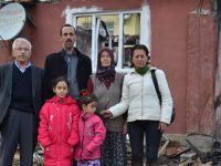 Bafra'da evi yanan aile yardım bekliyor