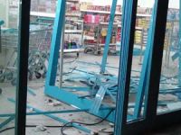 Markete bombalı saldırı