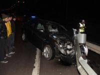 OTOMOBİL BARİYERE ÇARPTI: 1 YARALI