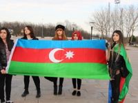 Öğrenciler hocalı katliamını protesto etti