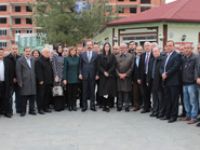 Ak Parti Teşkilat üyeleri ile parti binasında  bir araya  geldi.