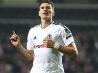 Mario Gomez rekorları alt üst etti