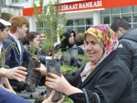 Öğrencilerden olası  kuraklık ve sel felaketlerine fidanlı uyarı