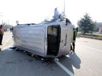 Mültecileri taşıyan minibüs kaza yaptı : 1 ölü,14 yaralı