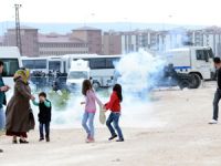 Nevruz kutlayan grup polise saldırdı