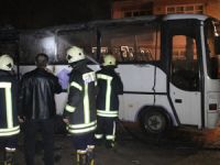 Park halindeki servis yandı