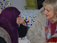 Bayan Topaloğlu Huzurevini ziyaret etti