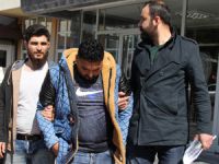 Göçmen ticaretinden aranan 2 kişi Samsun'da yakalandı