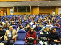 Gelecek nasıl bir insan bekliyor adlı konferans