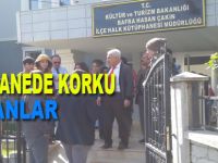 Bıçaklı saldırganlar kütüphanede dehşet saçtı
