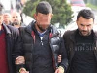 Konuşmak için geldi,telefonu çaldı