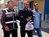 Alkış ve tezahüratlarla cezaevine uğurlandı