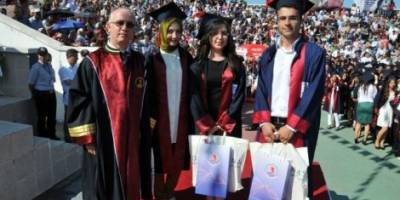 Eğitim Fakültesi Bin 800 Mezun verdi
