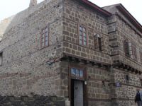 300 yıllık konakta korku filmi