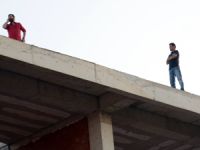 Polis, eşiyle barıştırdı, intihardan vazgeçti