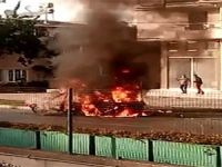 Yanan otomobil saniye saniye kaydedildi