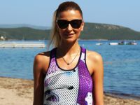 ÖZGE ULUSOY: “EVLİLİK SORULARINA ARTIK CEVAP VERMİYORUM”