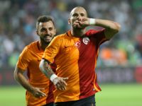 WESLEY SNEIJDER 500. MAÇINA ÇIKIYOR