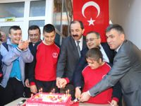 Göksel'den özel çocuklara ziyaret