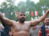 ALAÇAM GEYİKKOŞAN GÜREŞLERİ'NDE BAŞPEHLİVAN ÜNAL KARAMAN