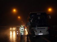 Tır otobüse çarptı 15 yaralı