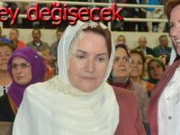 Akşener sevgisi salona sığmadı