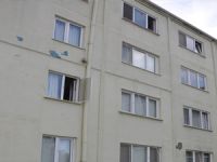 2 yaşındaki çocuk apartmandan düştü