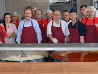 Bafra'da her gün 5 bin kişiye iftar veriliyor