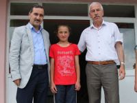 Başkan Uyar ödüllendirdi