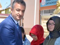 Başkan Topaloğlu Öğrencilerin Karne Heyecanına Ortak Oldu.