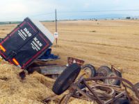 Tır traktöre çarptı 2 ölü 4 yaralı