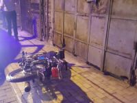 Motosiklet elektrik direğine çarptı: 1 ölü 1 yaralı