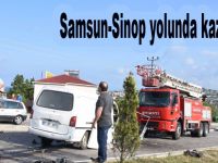 Samsun-Sinop yolunda kaza;2 yaralı