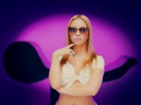 Ece Seçkin'den Özel dans