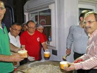 BAŞKAN ŞAHİN DEMOKRASİ KAHRAMANLARINA İKRAMLARDA BULUNUYOR
